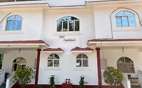 La Paulo'S Back To Basic Beach Resort